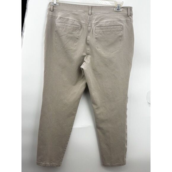 Chicos So Slimming Capri Cream Crop Pants Size 2 Vanity - Picture 2 of 10